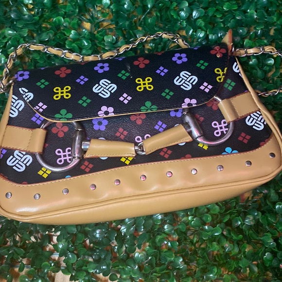 It’s very cute and very expensive - Picture 1 of 2